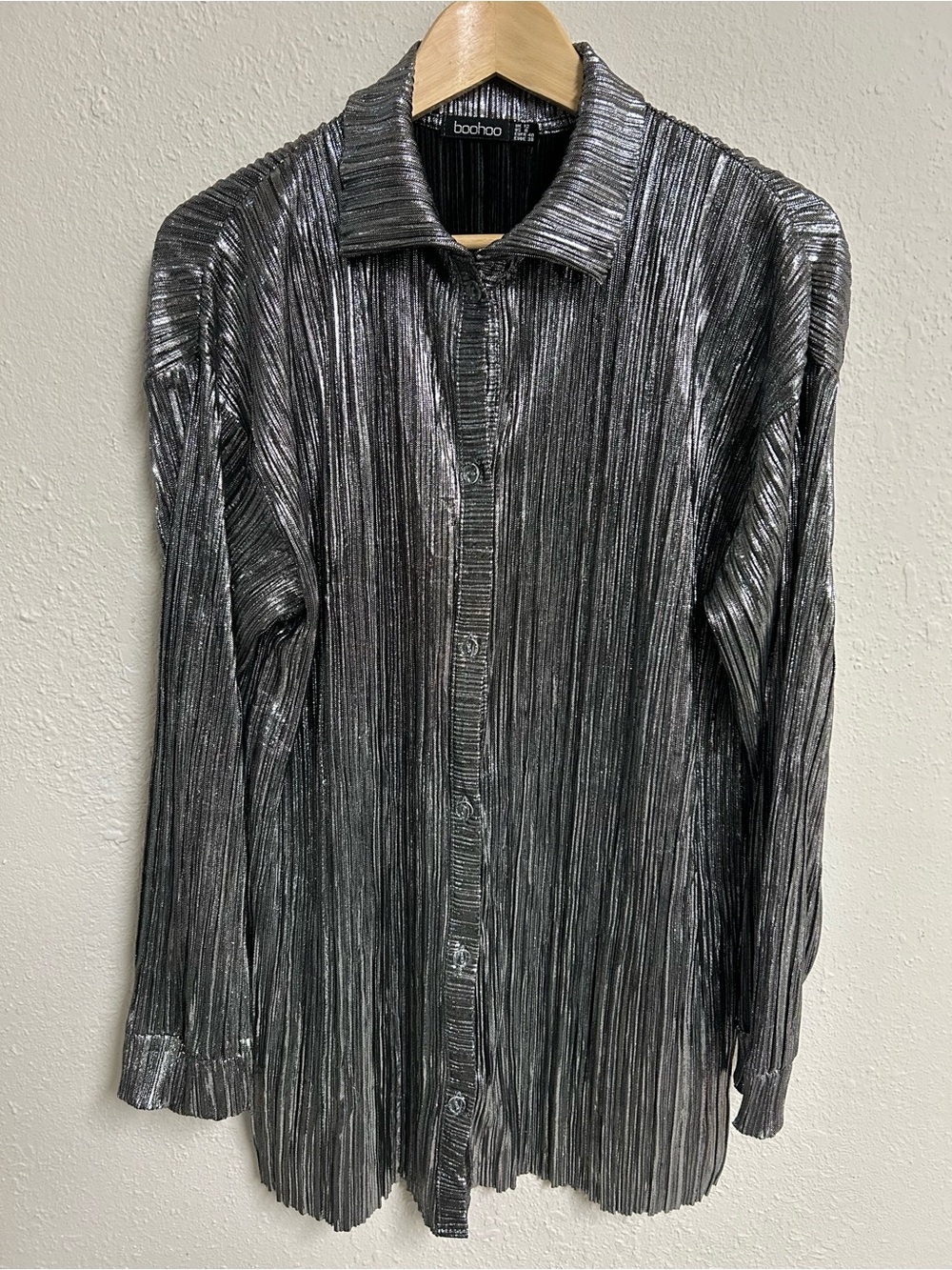 Boohoo Metallic Silver Plisse Pleated Oversized Button Down Shirt Blouse M 8